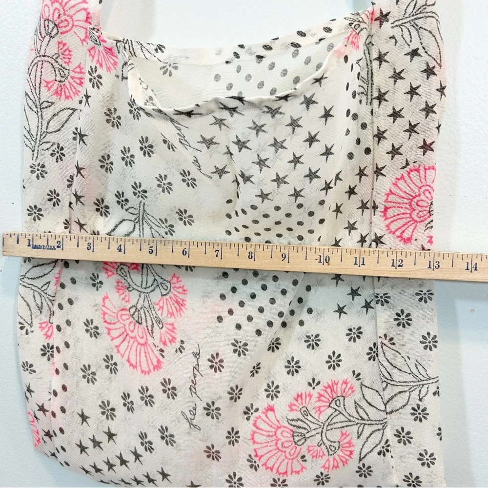 Free People White and Pink Floral Hobo Market Beach Bag Bohemian